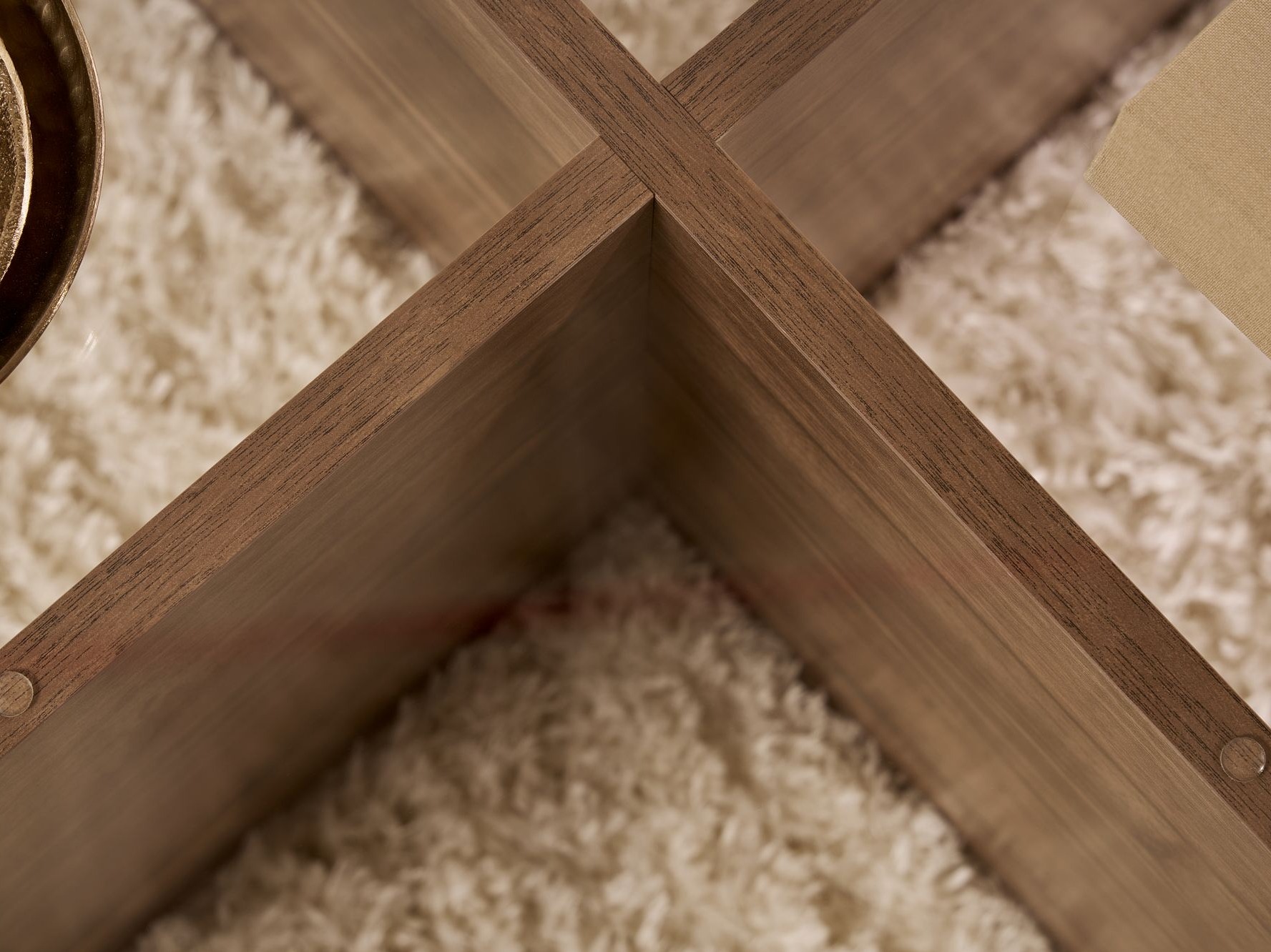 Žurnālu galdiņš Novato 117 (Riekstkoks)