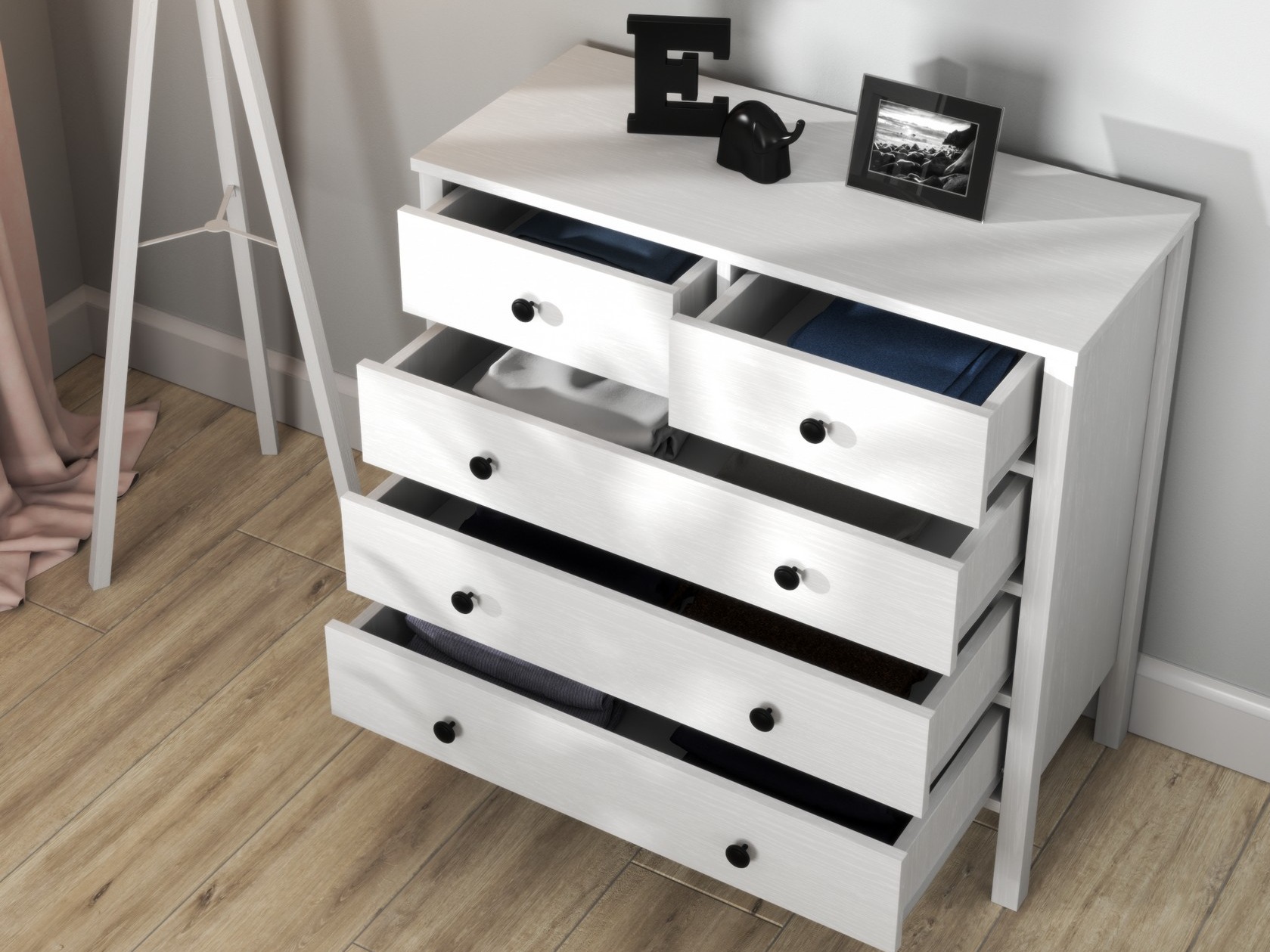 Kомод Ophfela 111