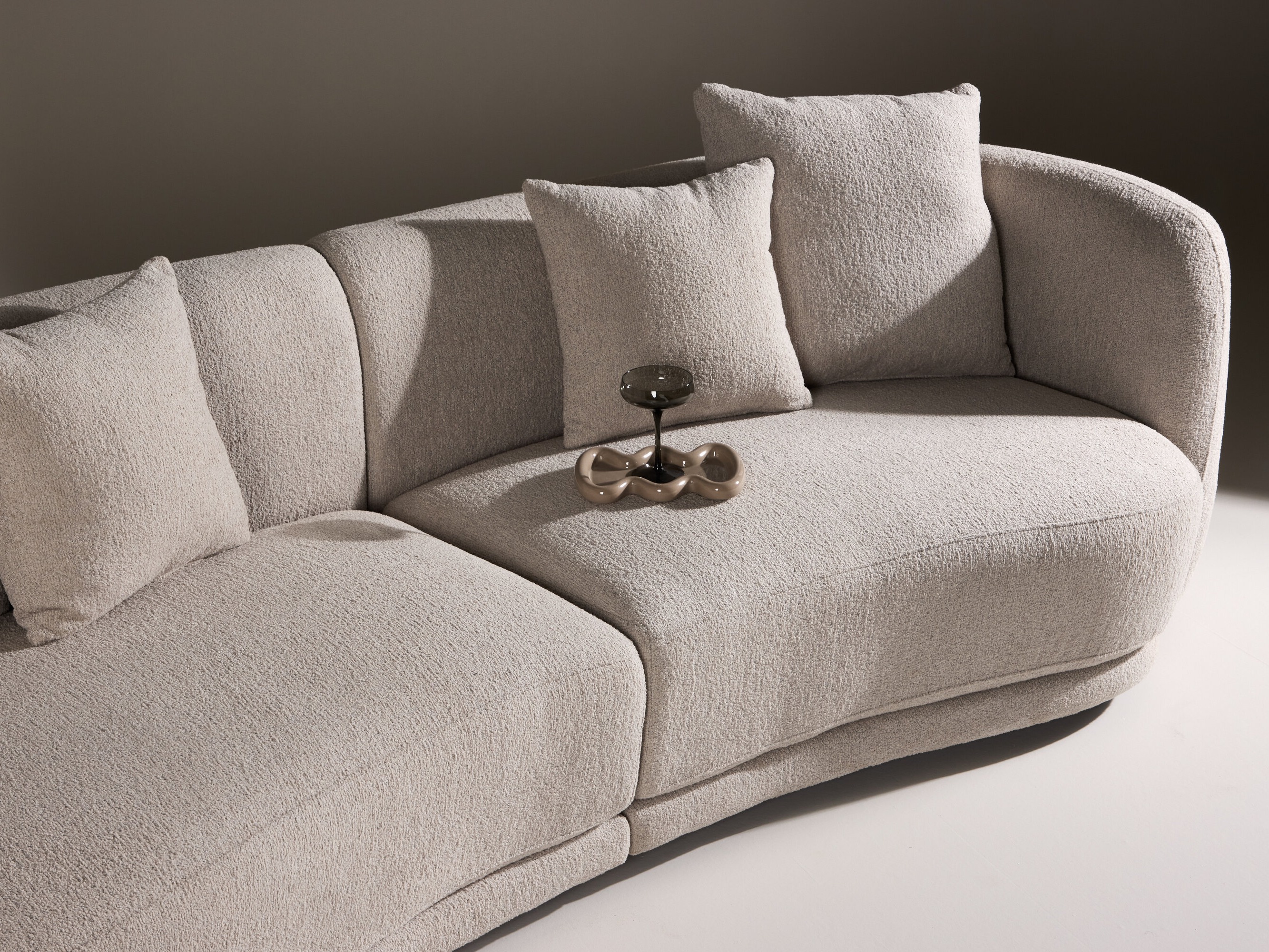 Dīvāns Dallas 4838 (Gaiši brūns)