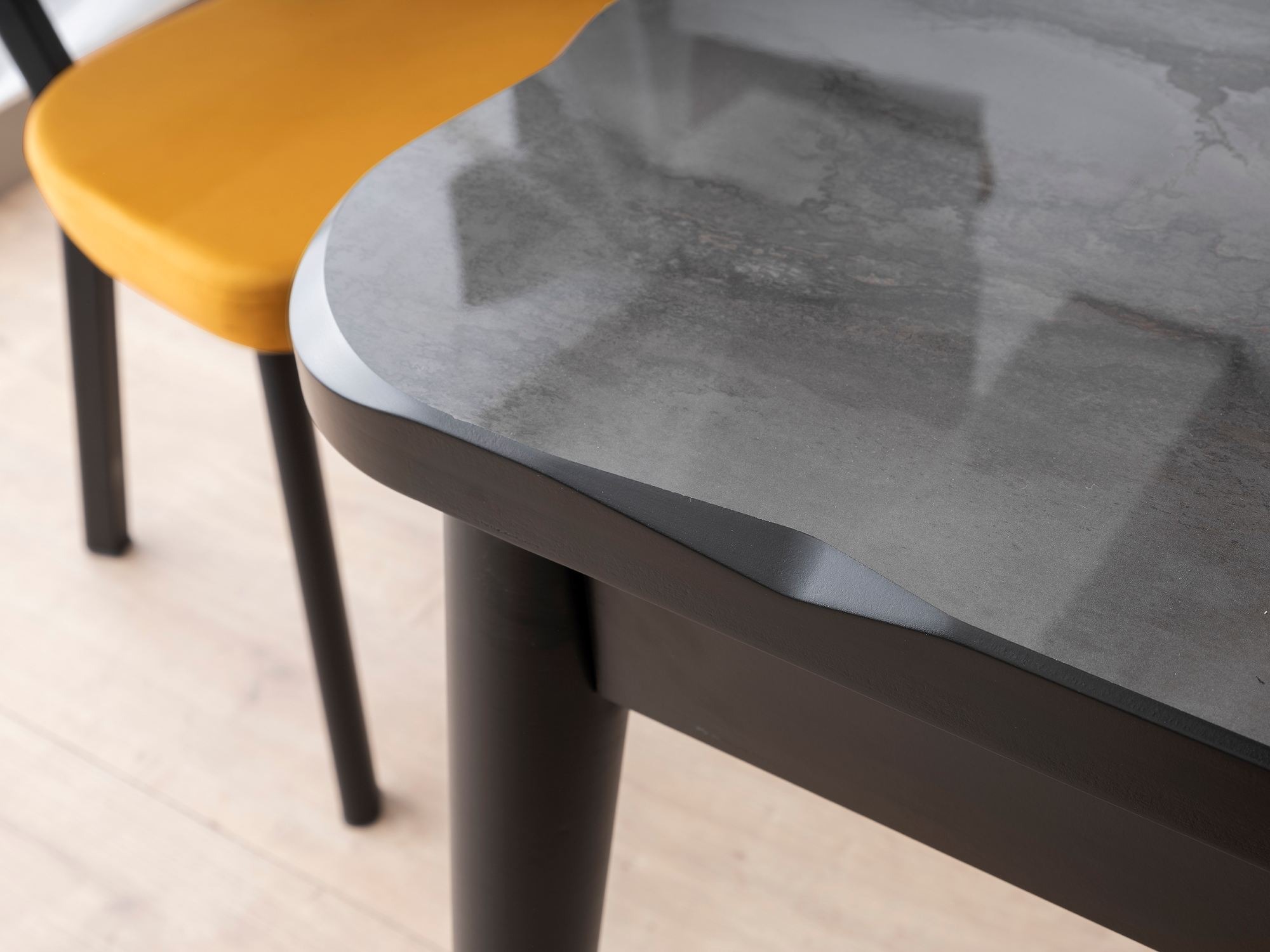 Galds Kailua 2620 (Melnais marmors)