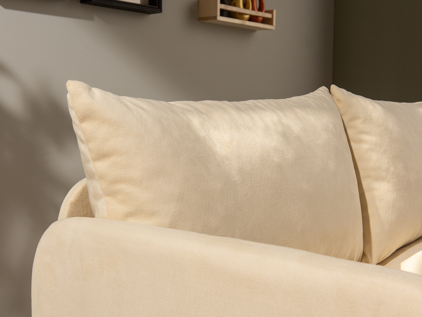 Dīvāns gulta Altadena 614 (Krēms)