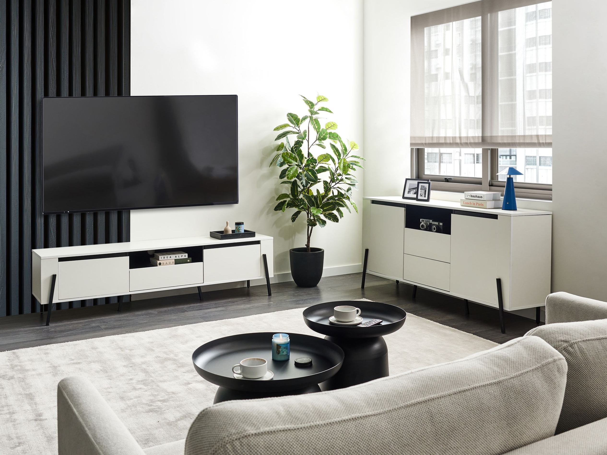 TV galds Berwyn 544 (Balts + Melns)