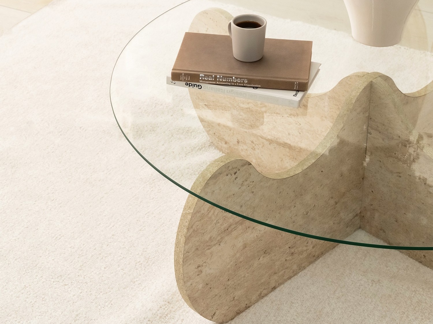 Žurnālu galdiņš Kailua 2630 (Gaišs Travertine)