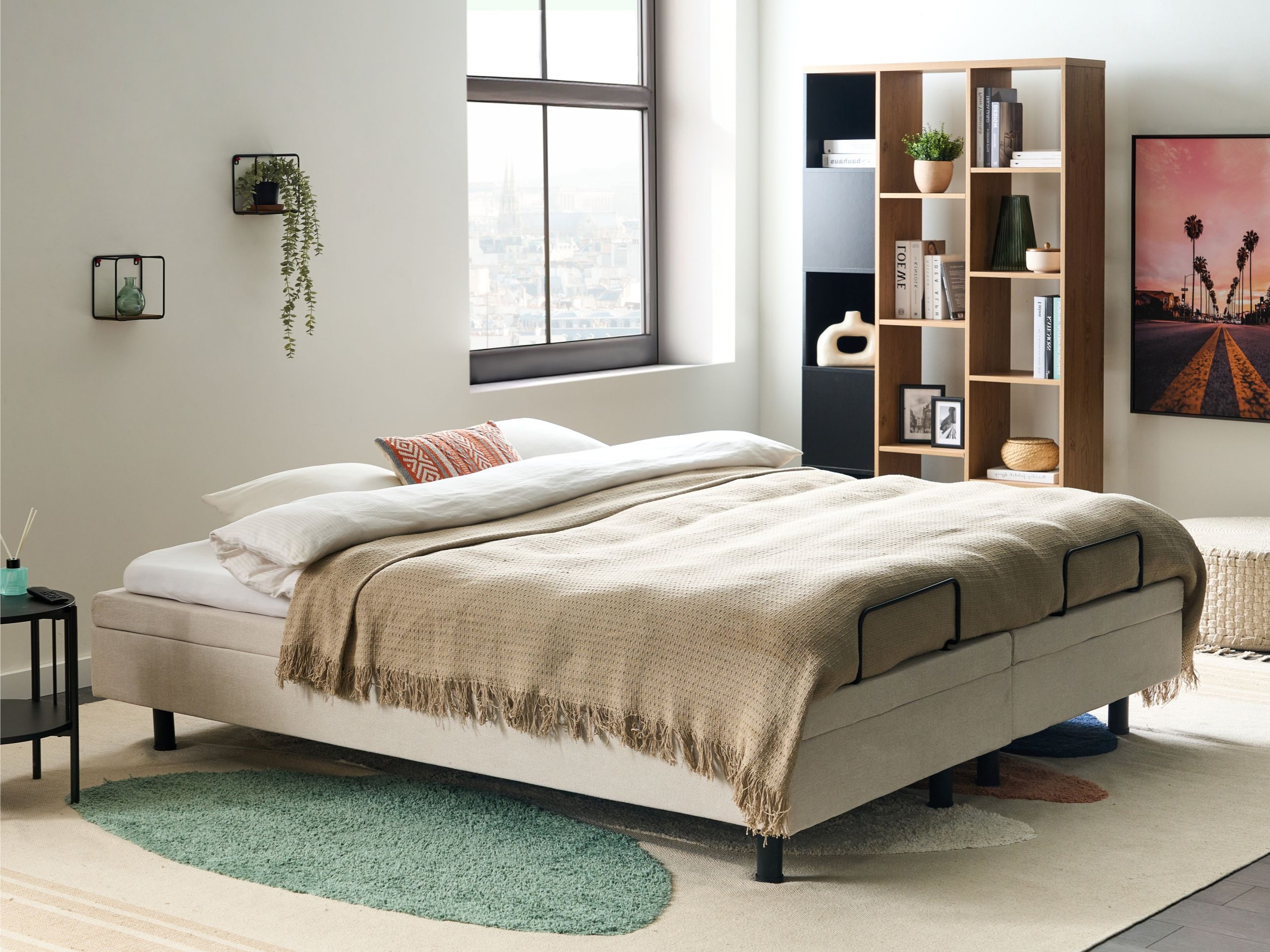 Кровать Berwyn 2750 (Светло-бежевый)