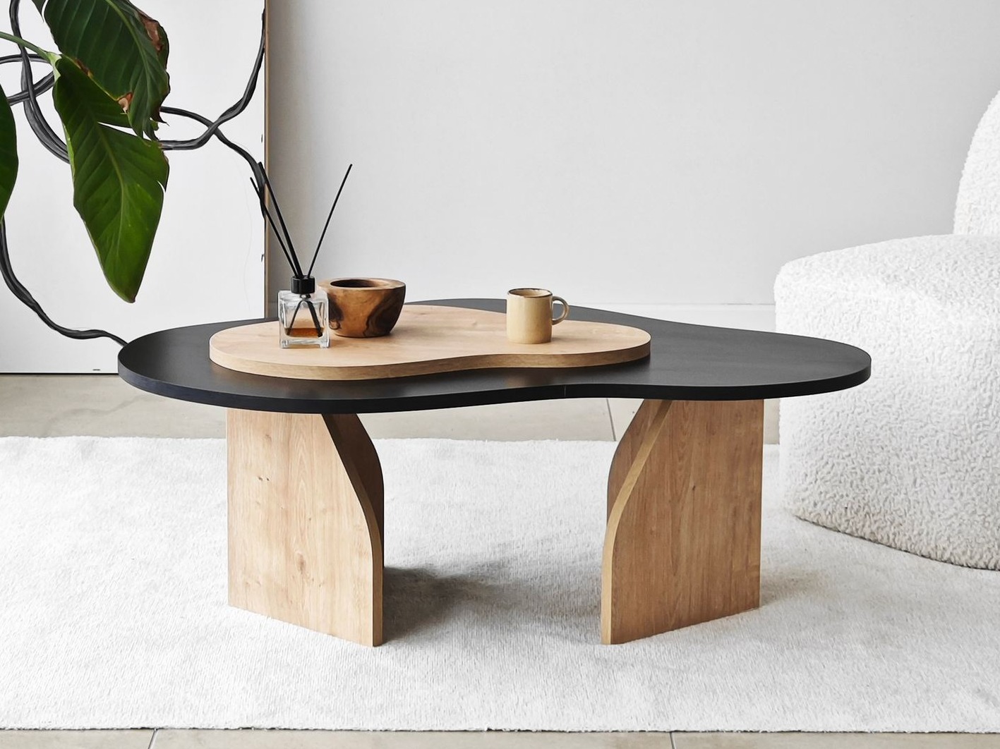 Žurnālu galdiņš Kailua 2633 (Melns + Ozols)