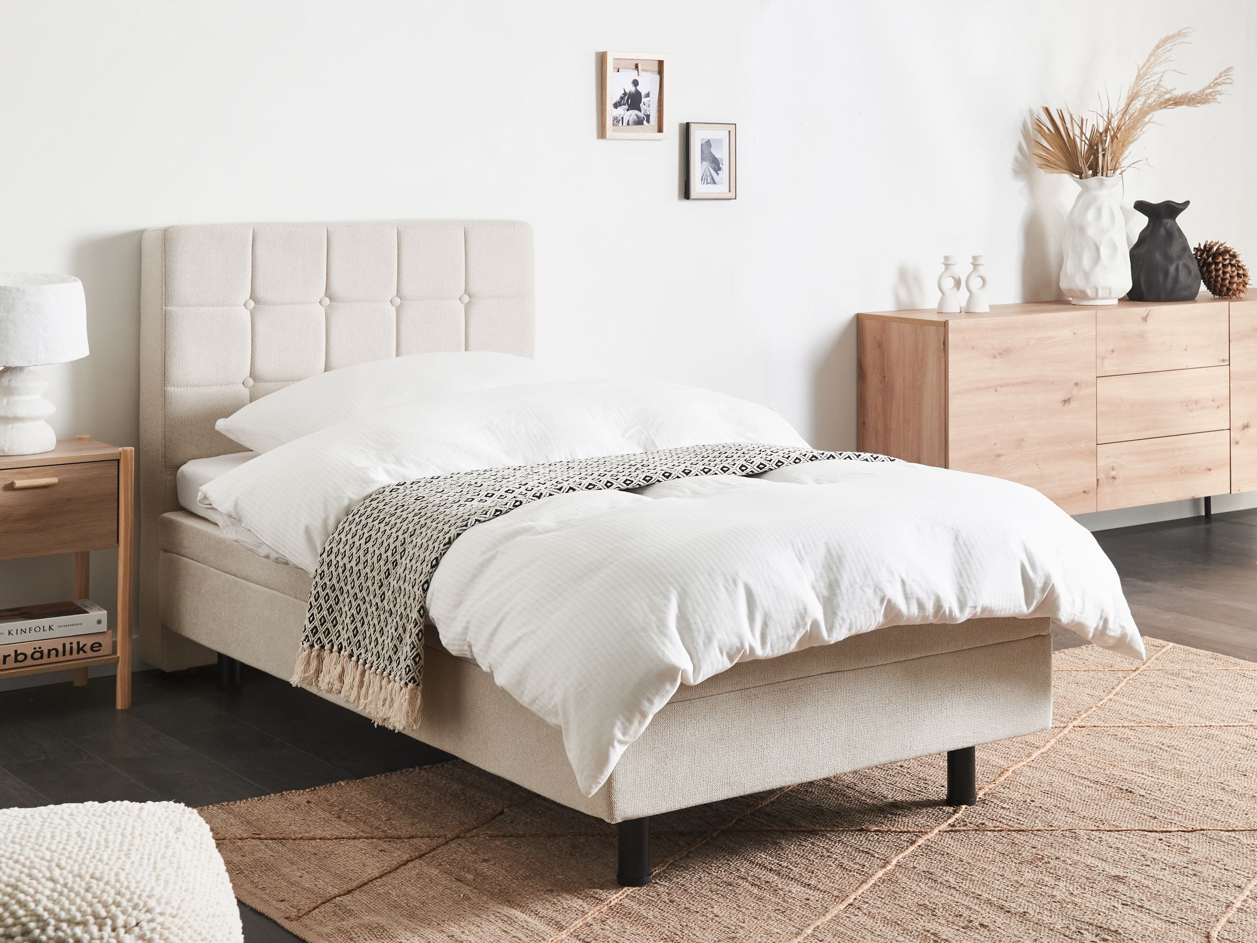 Кровать Berwyn 762 (Светло-бежевый)