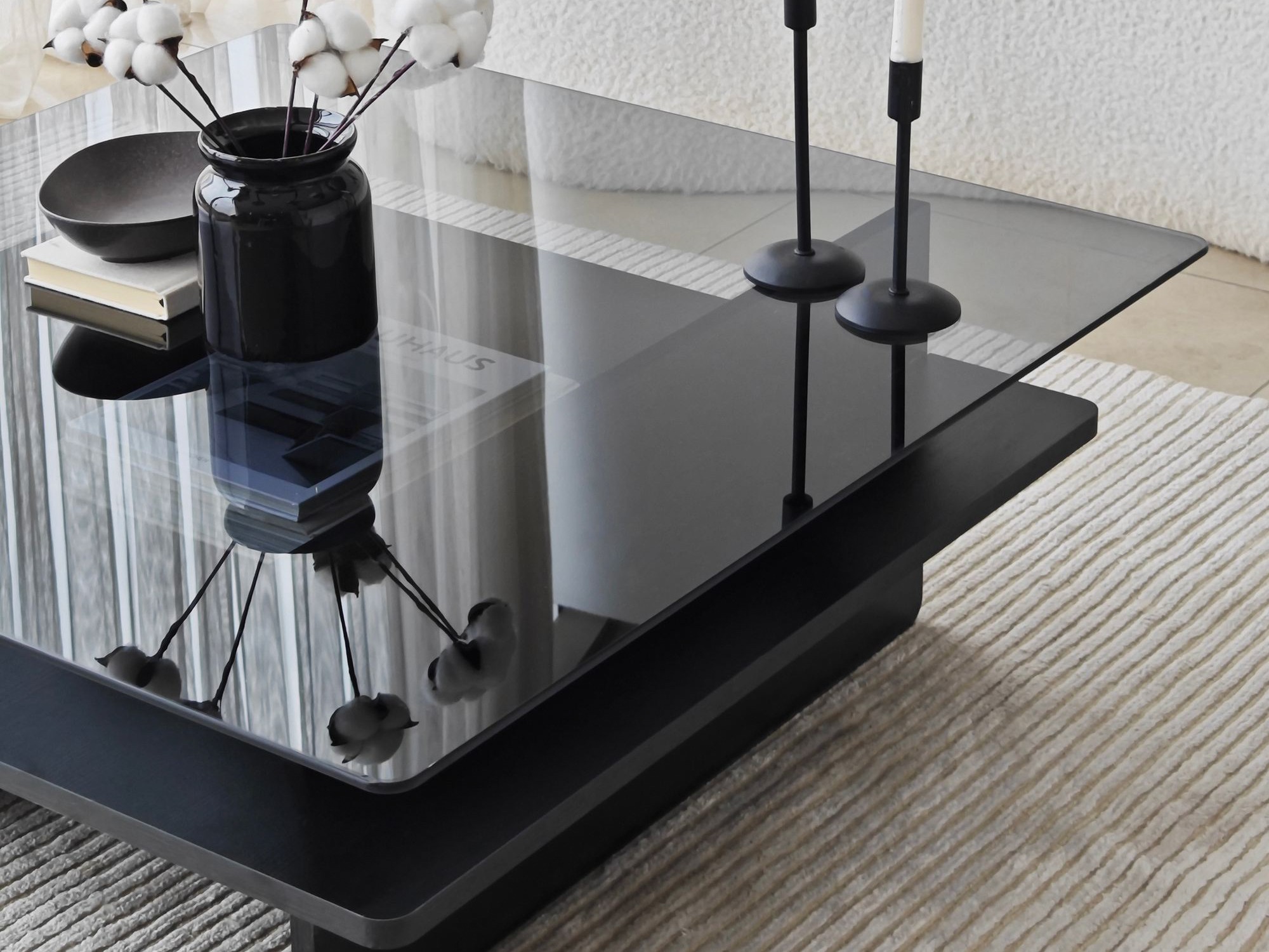 Žurnālu galdiņš Kailua 2636 (Melns)