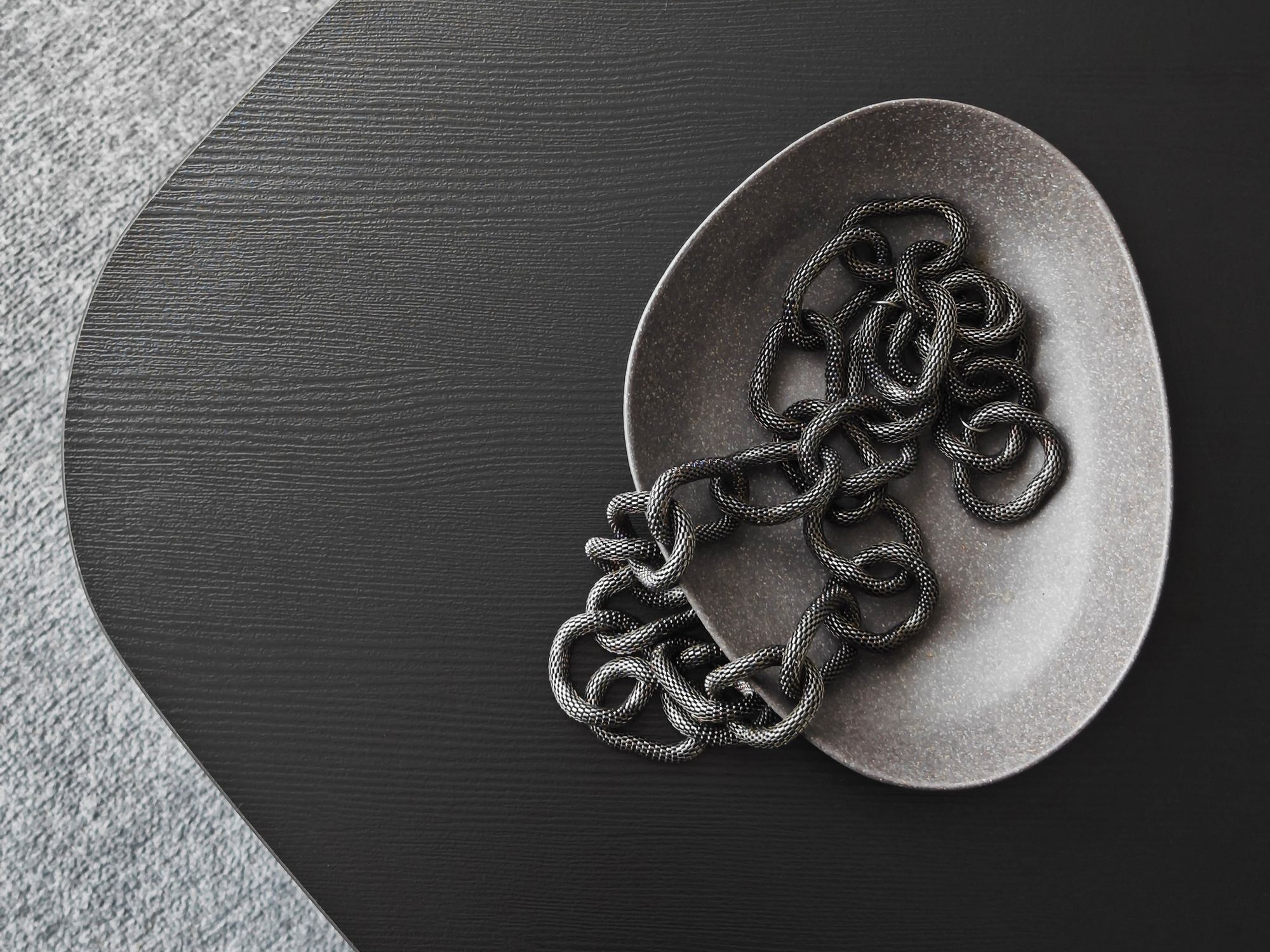 Žurnālu galdiņu komplekts Kailua 2638 (Melns)