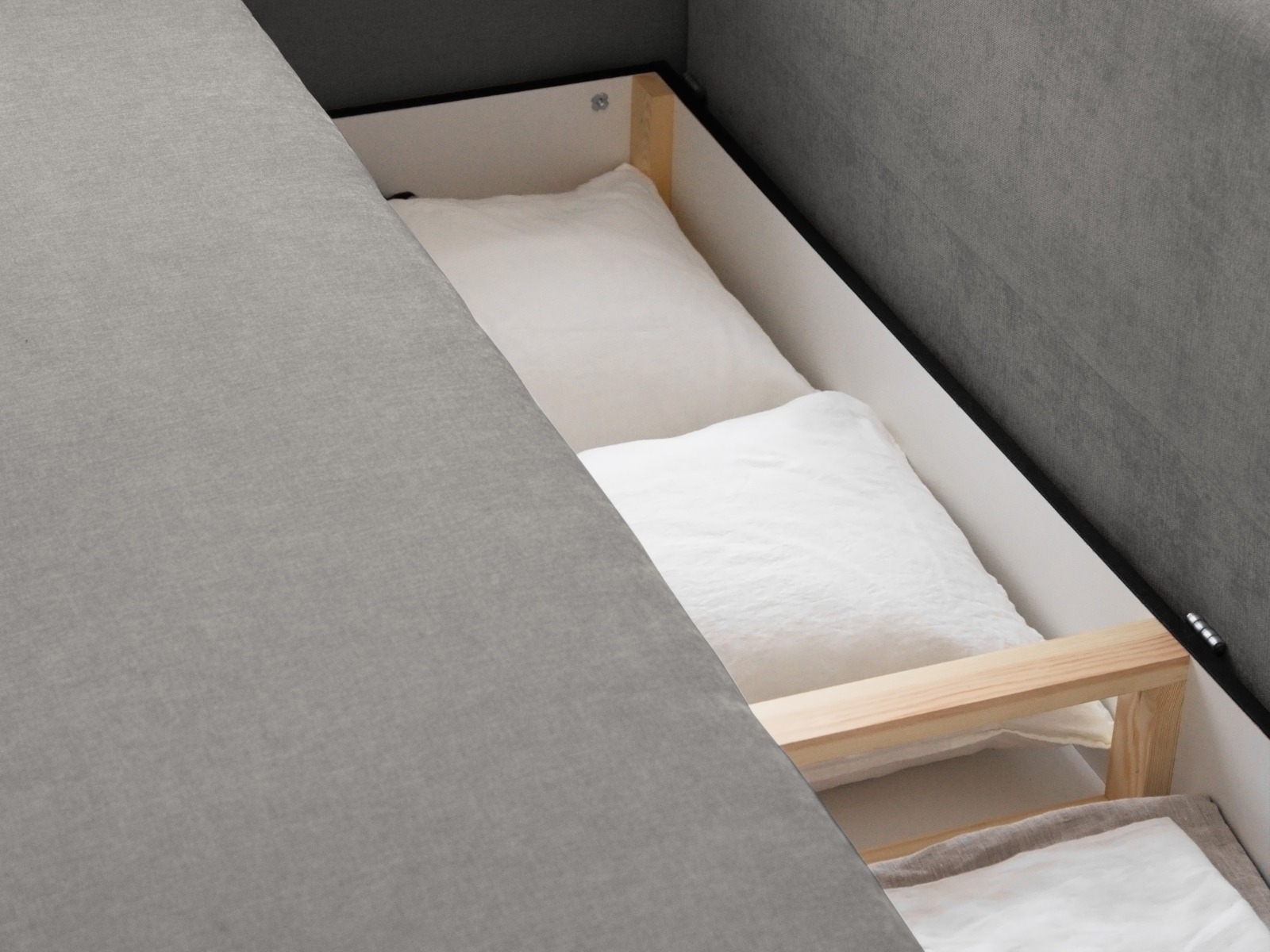 Dīvāns gulta Beckley 182 (Wind 90)