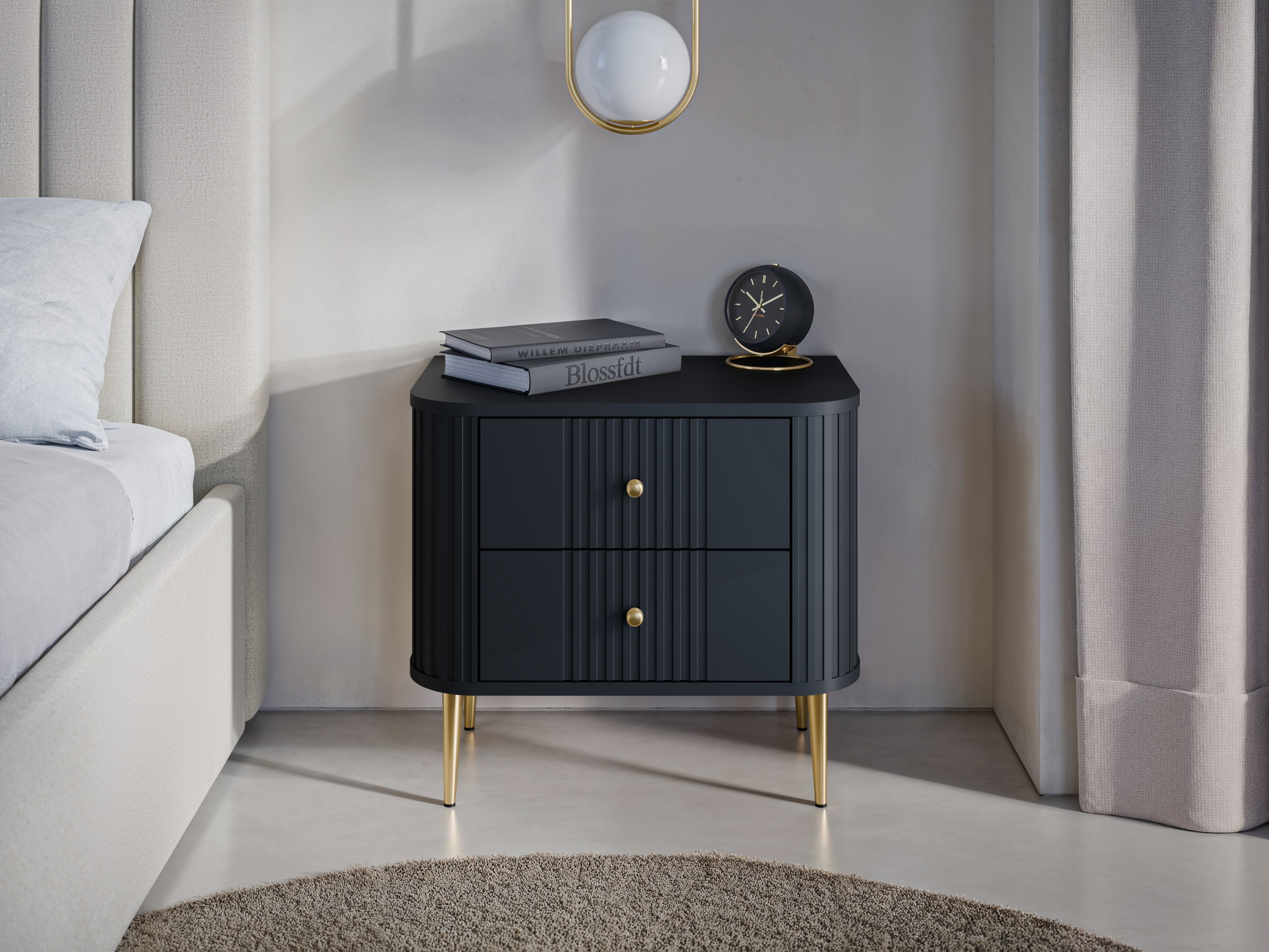 Naktsgaldiņu komplekts Revtoru 106 (Melns)