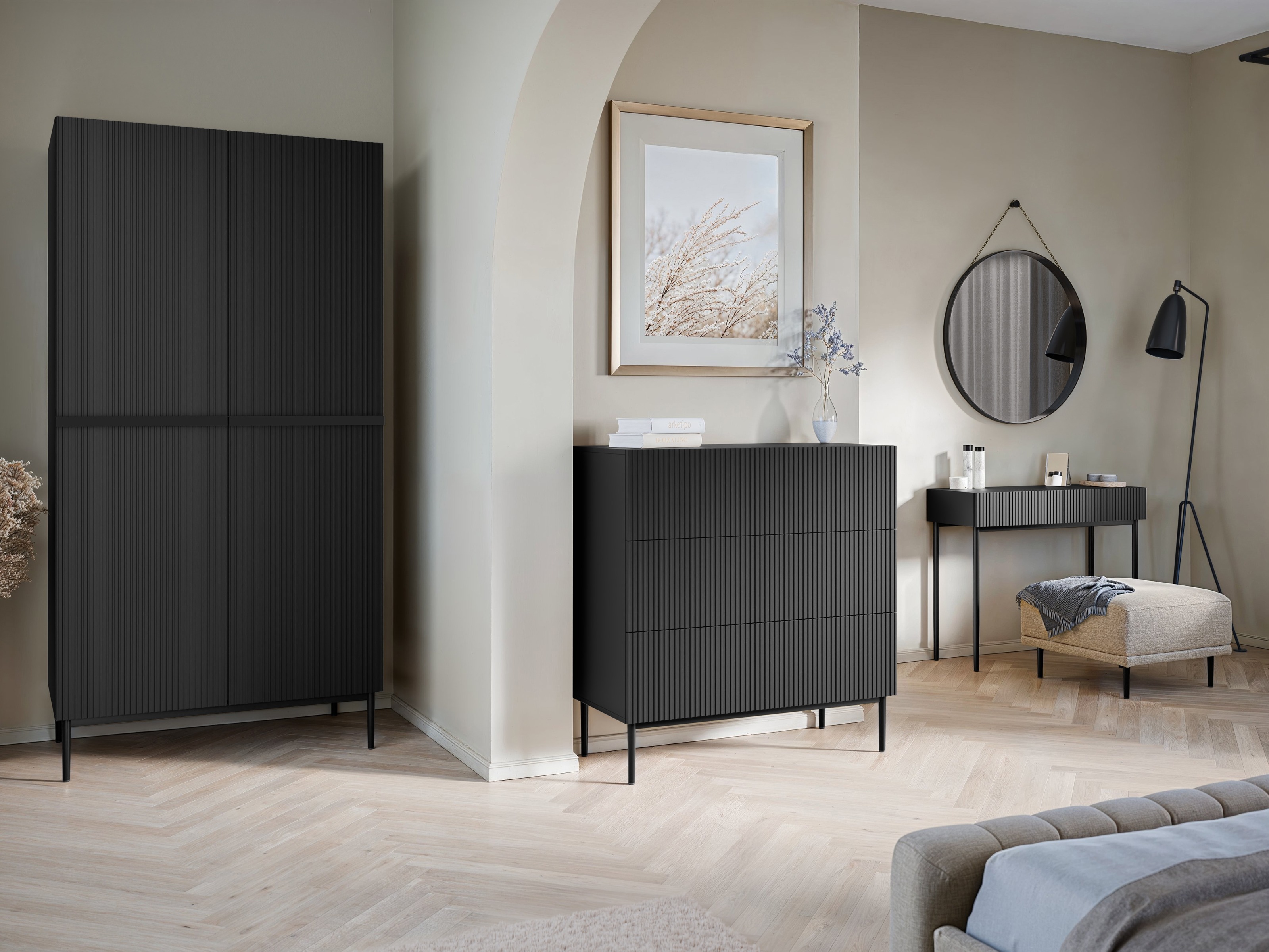 Skapis Melfelu 134 (Melns)