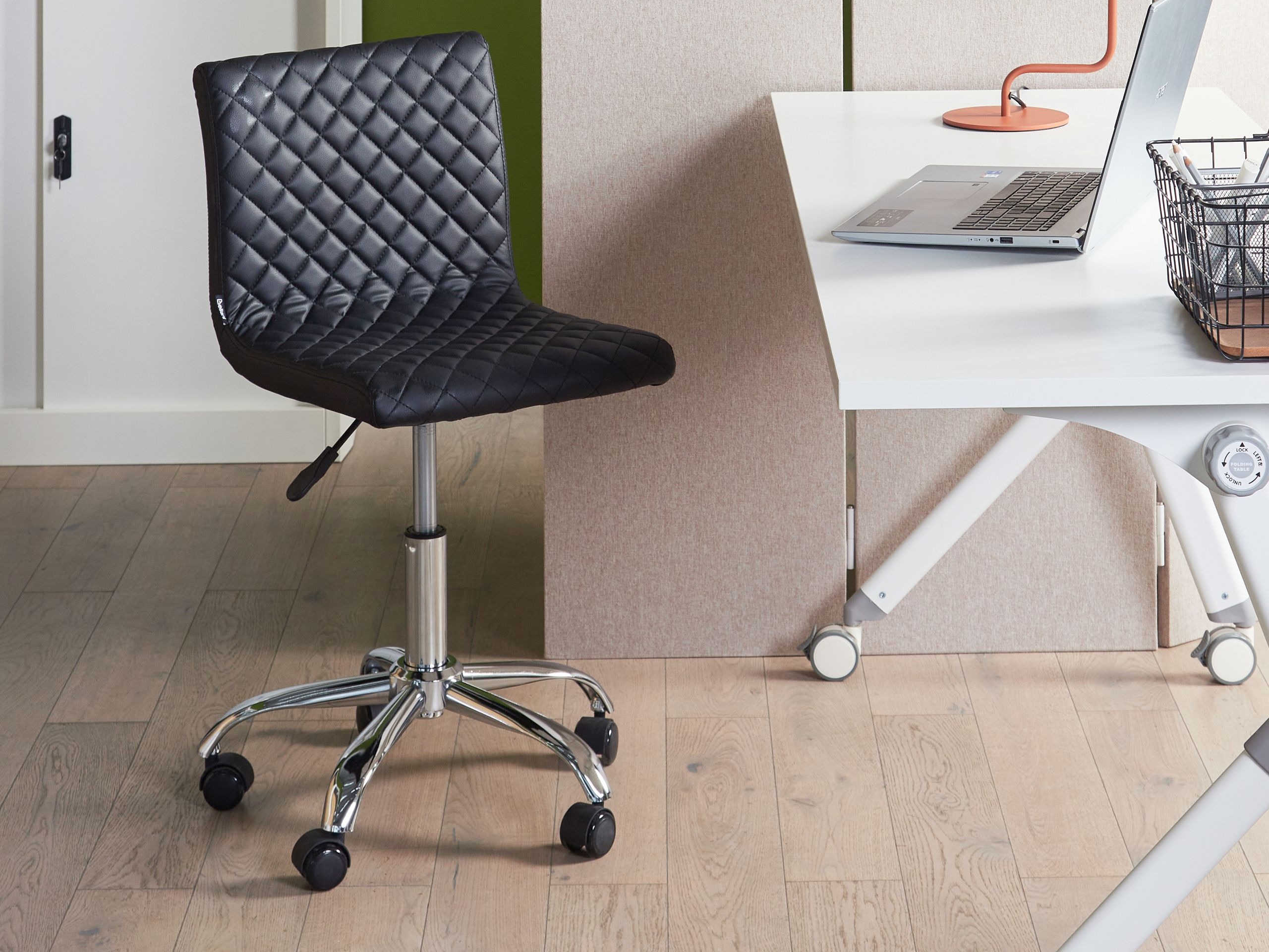 Biroja krēsls Berwyn 2765 (Melns)