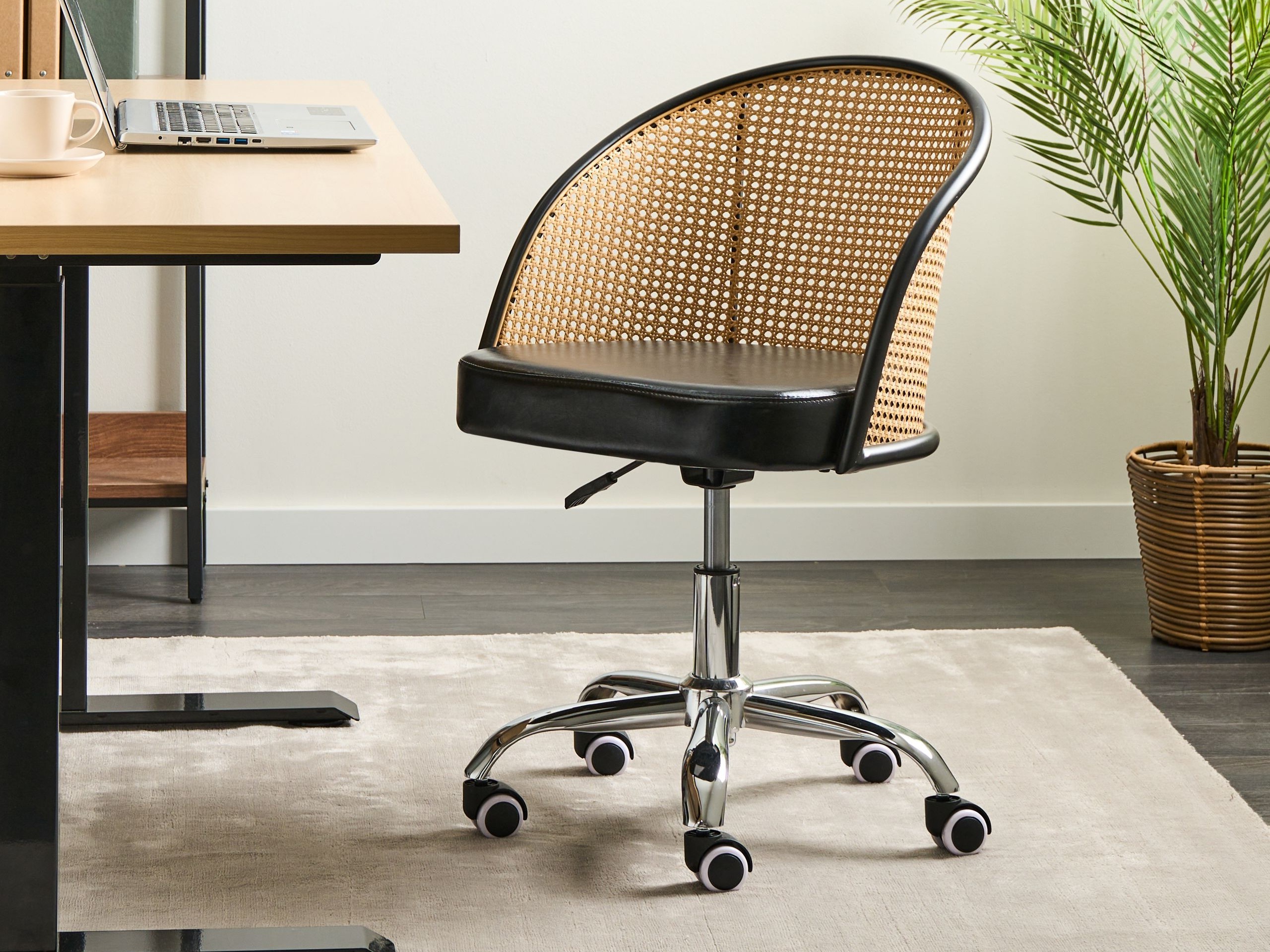 Biroja krēsls Berwyn 2772 (Melns)