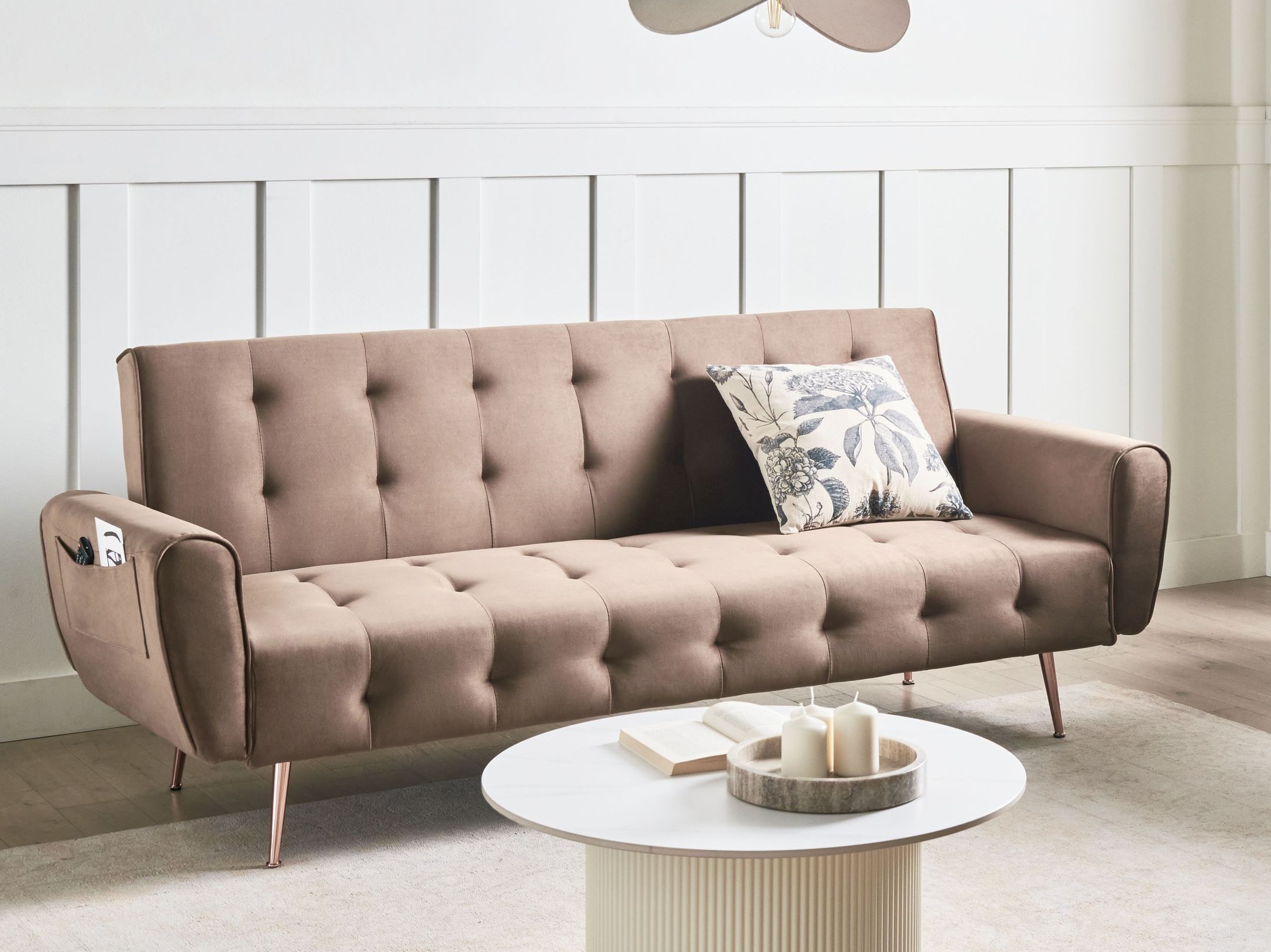 Dīvāns gulta Berwyn 1560 (Brūns)