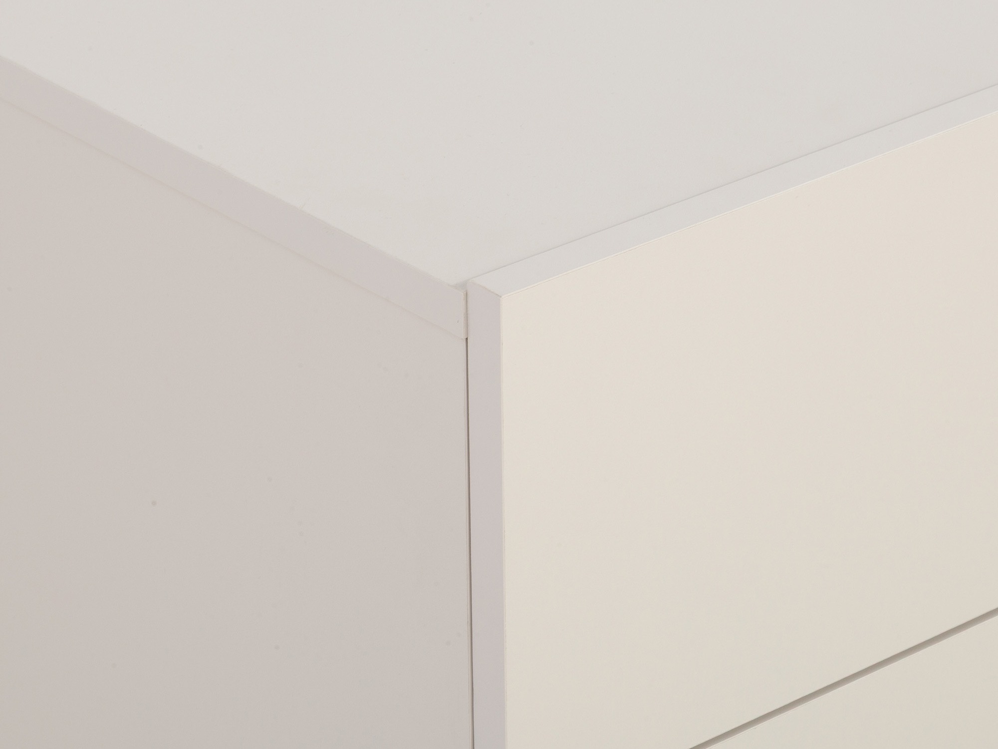 Kомод Mavdori 101