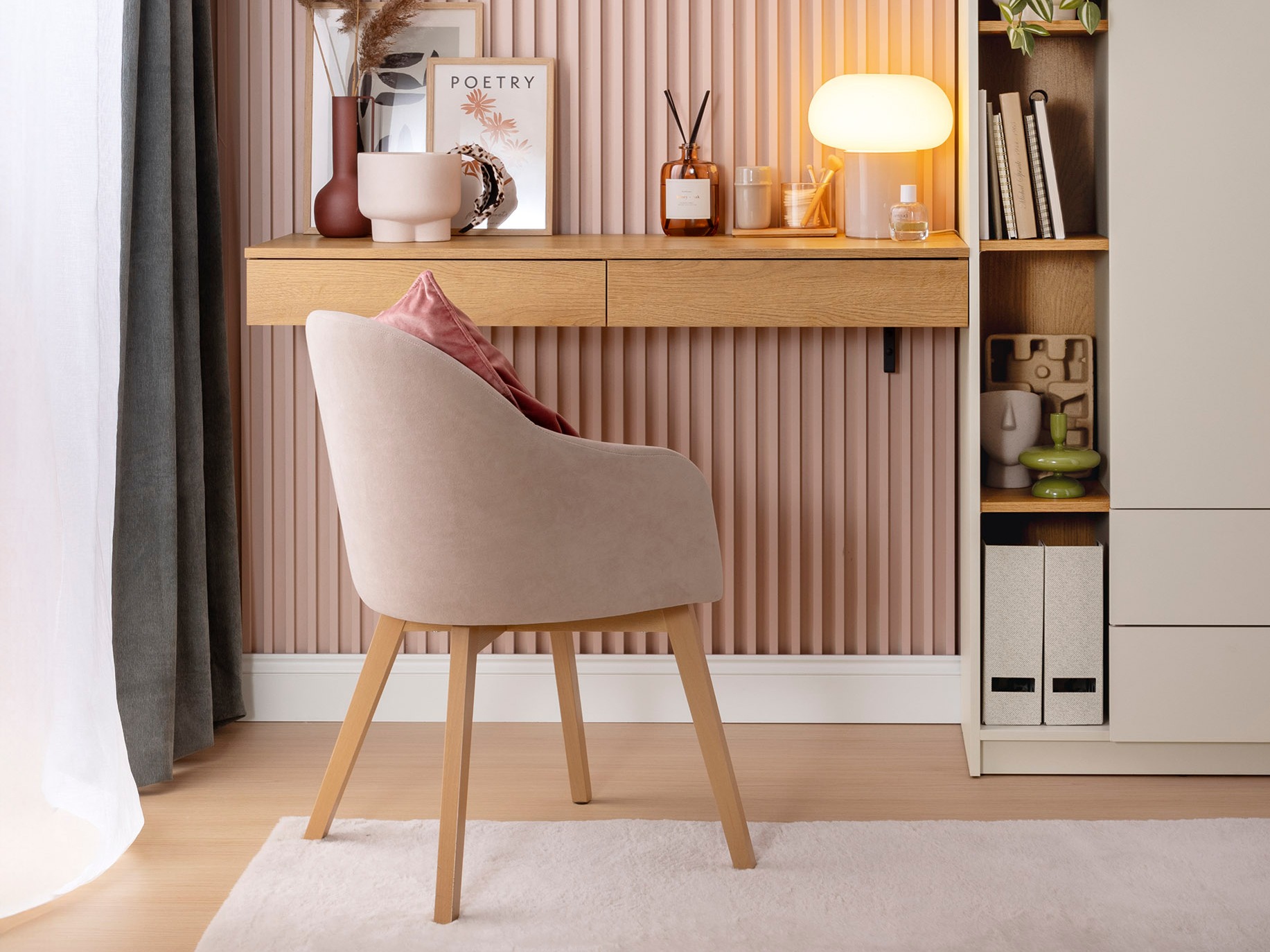 Rakstāmgalds Ferferu 104