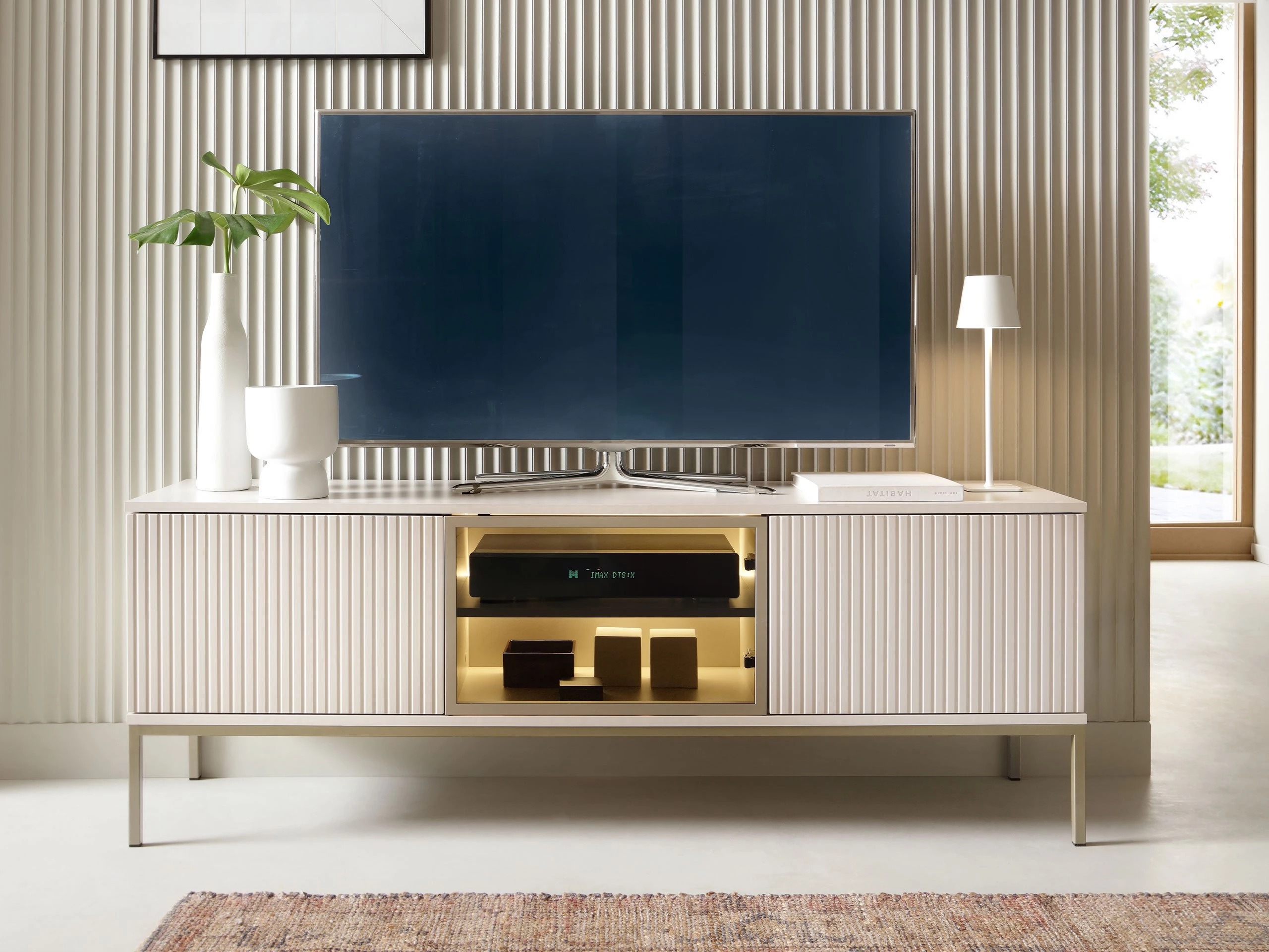 TV galds Soferi 111 (Kašmirs)