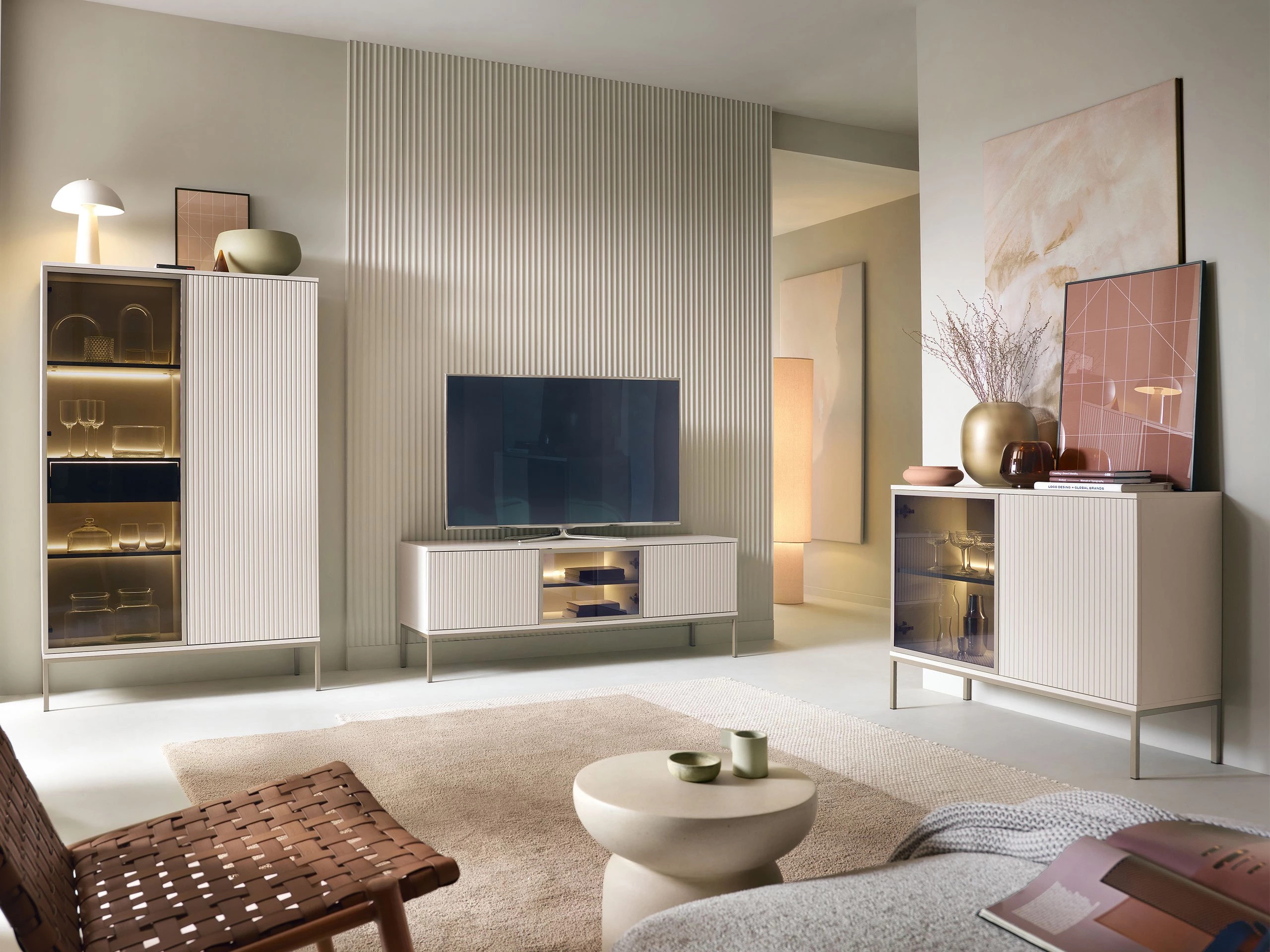 TV galds Soferi 111 (Kašmirs)