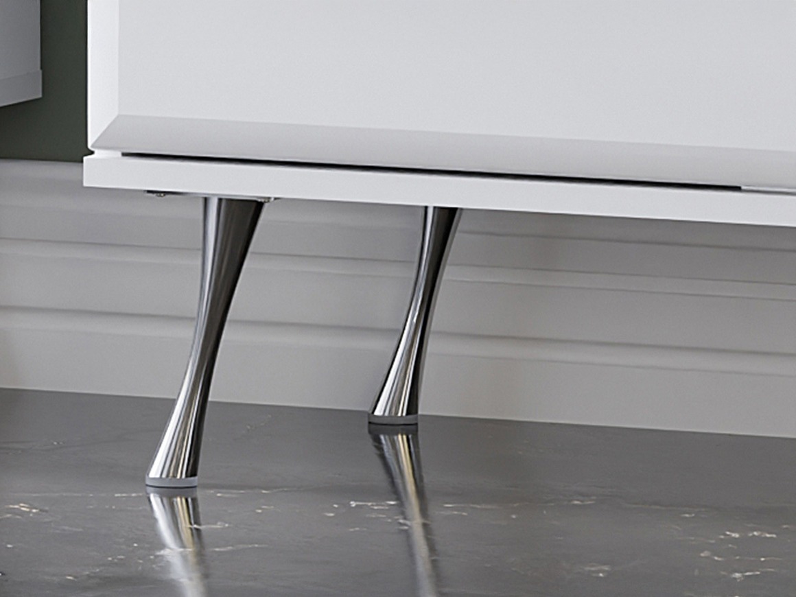 Kомод Romlori 104