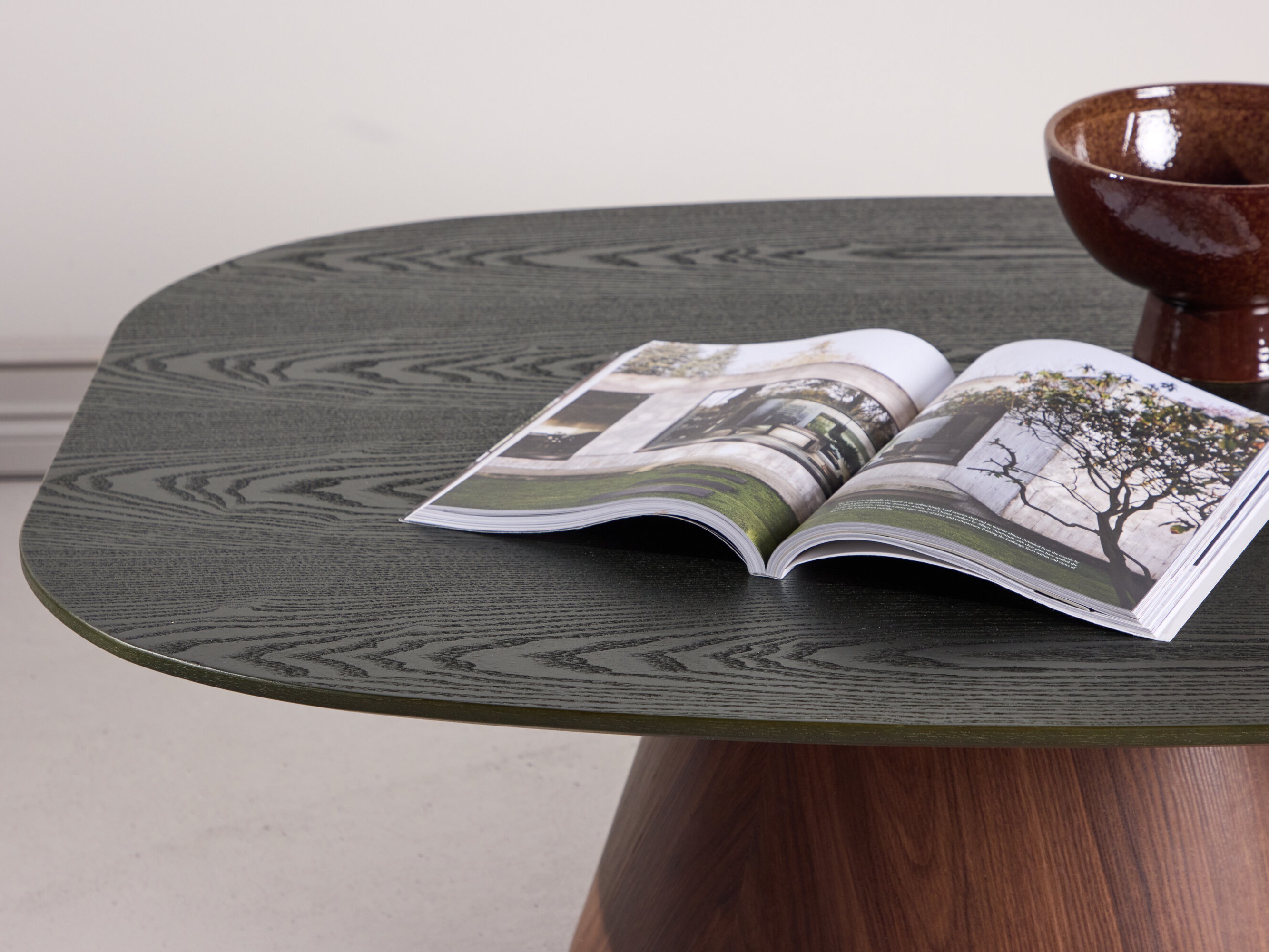 Žurnālu galdiņš Dallas 4976 (Tumši zaļš + Brūns)