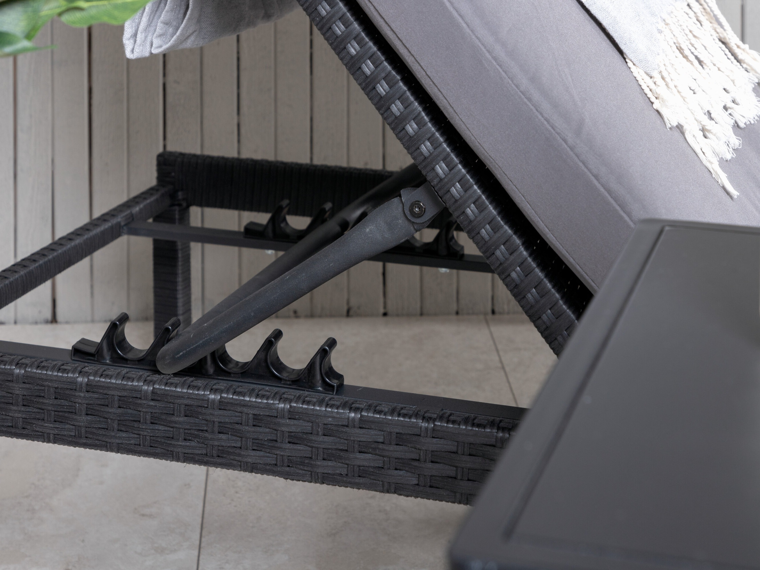 Sauļošanās krēsls Dallas 904 (Melns + Pelēks)