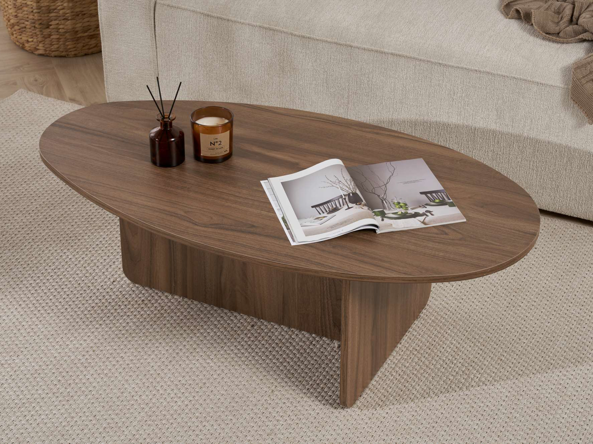 Žurnālu galdiņš Novato 139 (Riekstkoks)