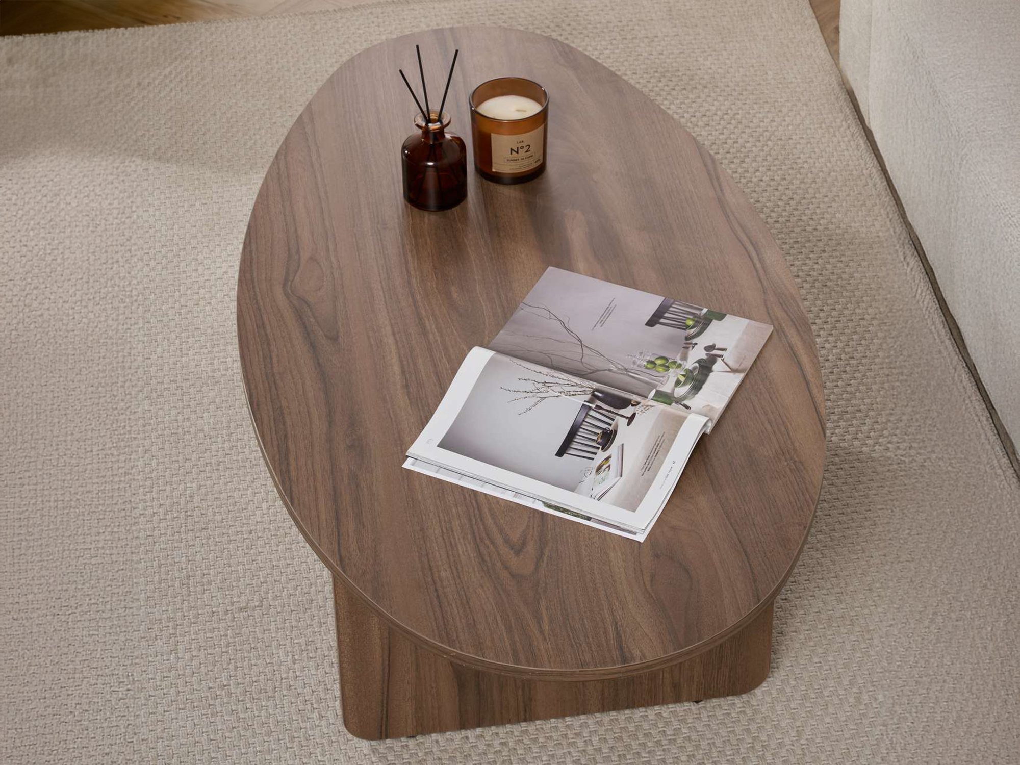 Žurnālu galdiņš Novato 139 (Riekstkoks)