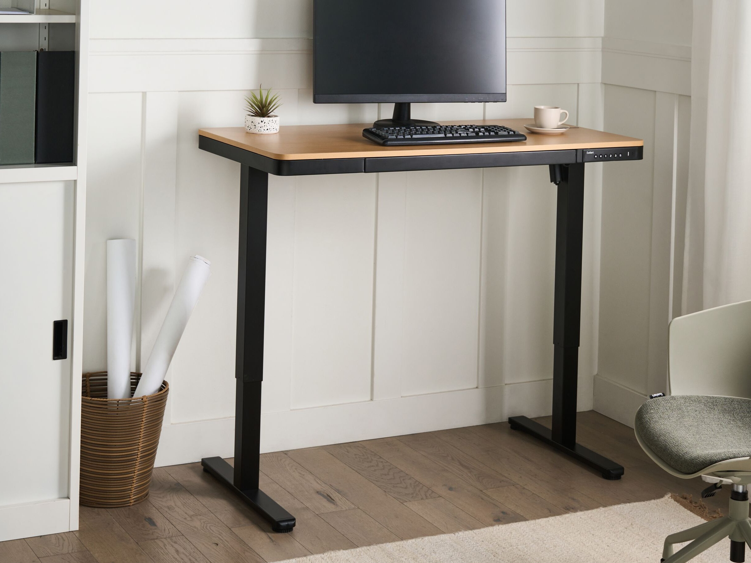 Rakstāmgalds ar regulējamu augstumu Berwyn 2994 (Melns + Gaiši brūns)