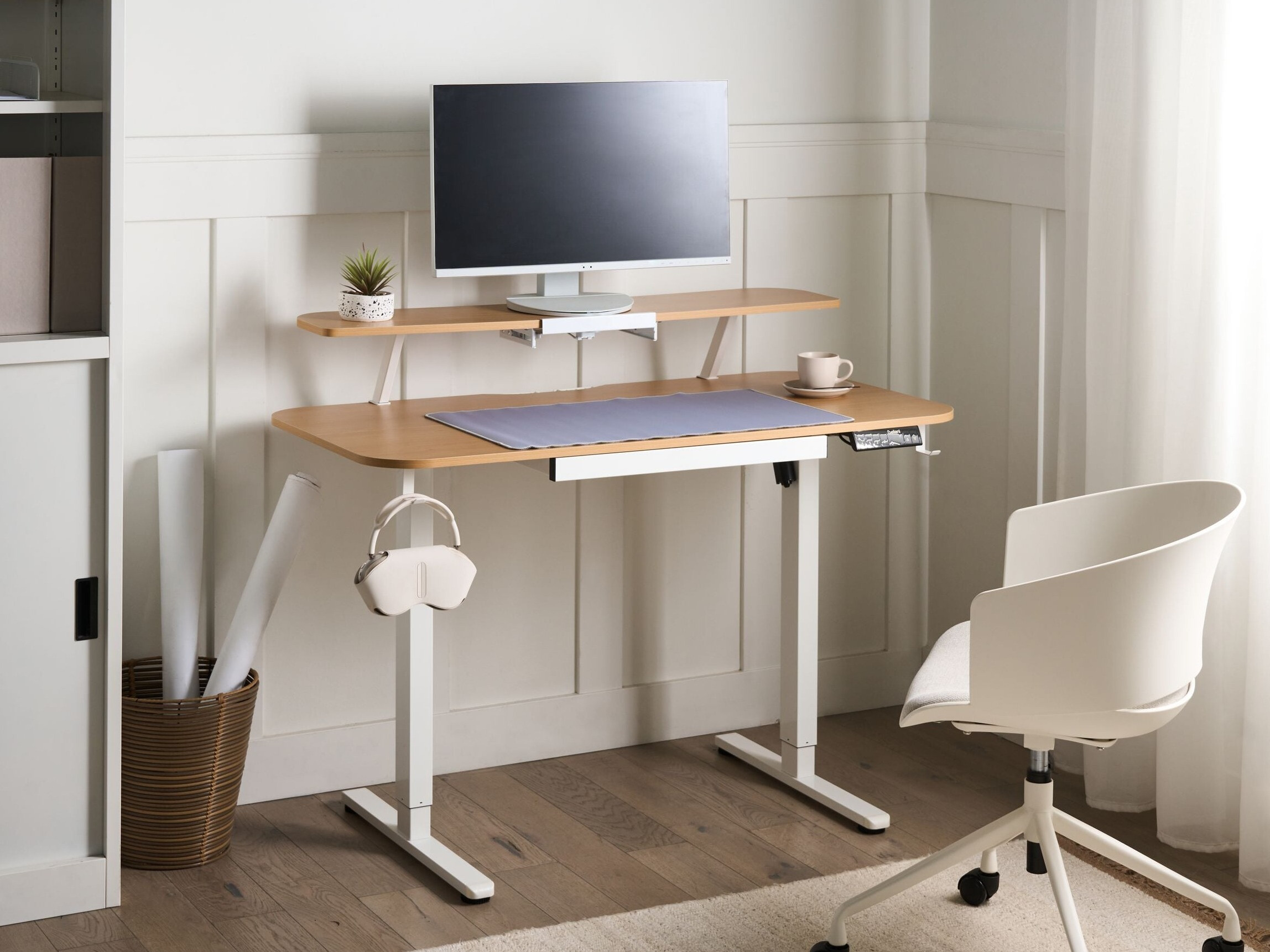 Rakstāmgalds ar regulējamu augstumu Berwyn 3128 (Balts + Gaišs koks)