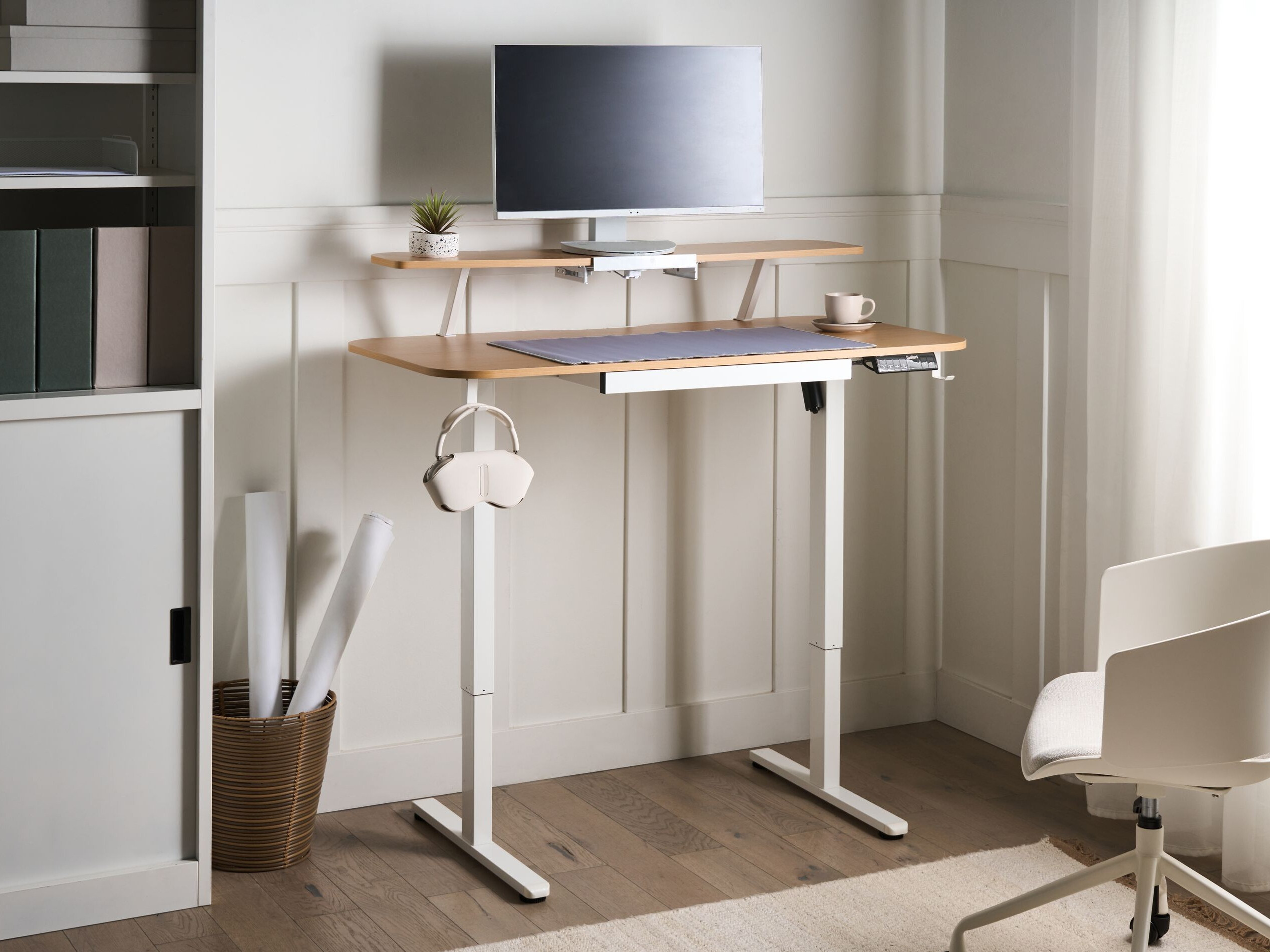 Rakstāmgalds ar regulējamu augstumu Berwyn 3128 (Balts + Gaišs koks)