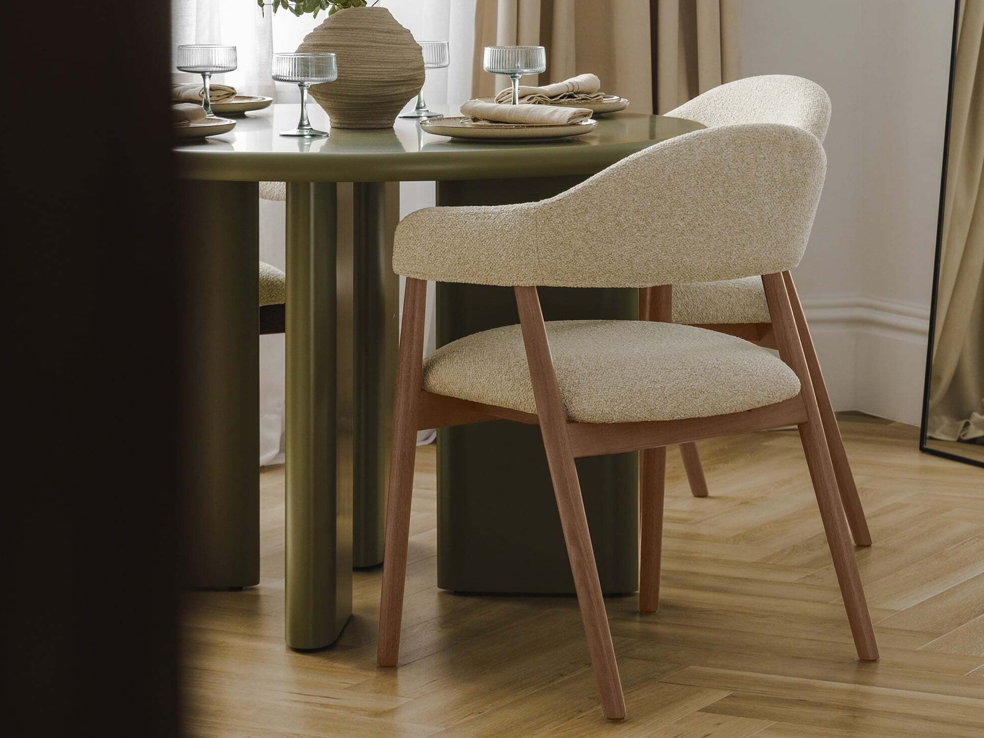 Krēsls Burleson 330 (Bēšs + Riekstkoks)