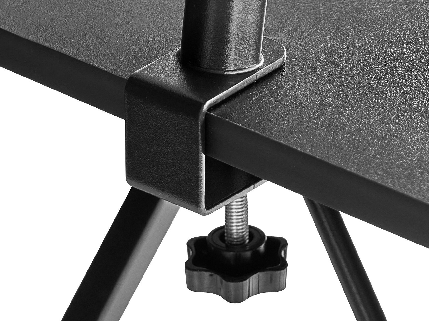 Stūra rakstāmgalds Berwyn 3218 (Melns)