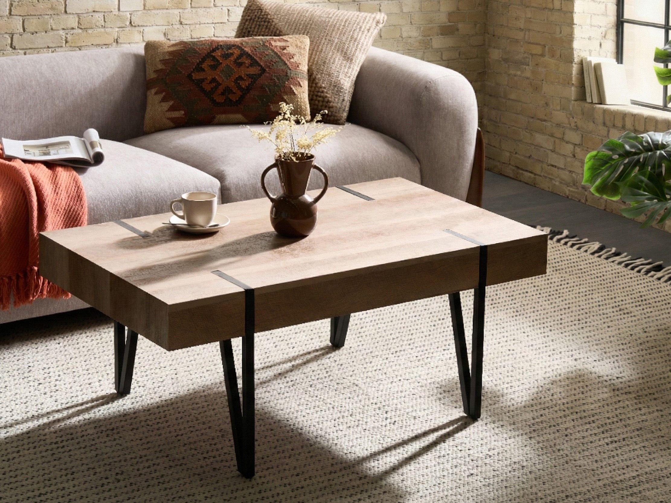 Žurnālu galdiņš Berwyn 694