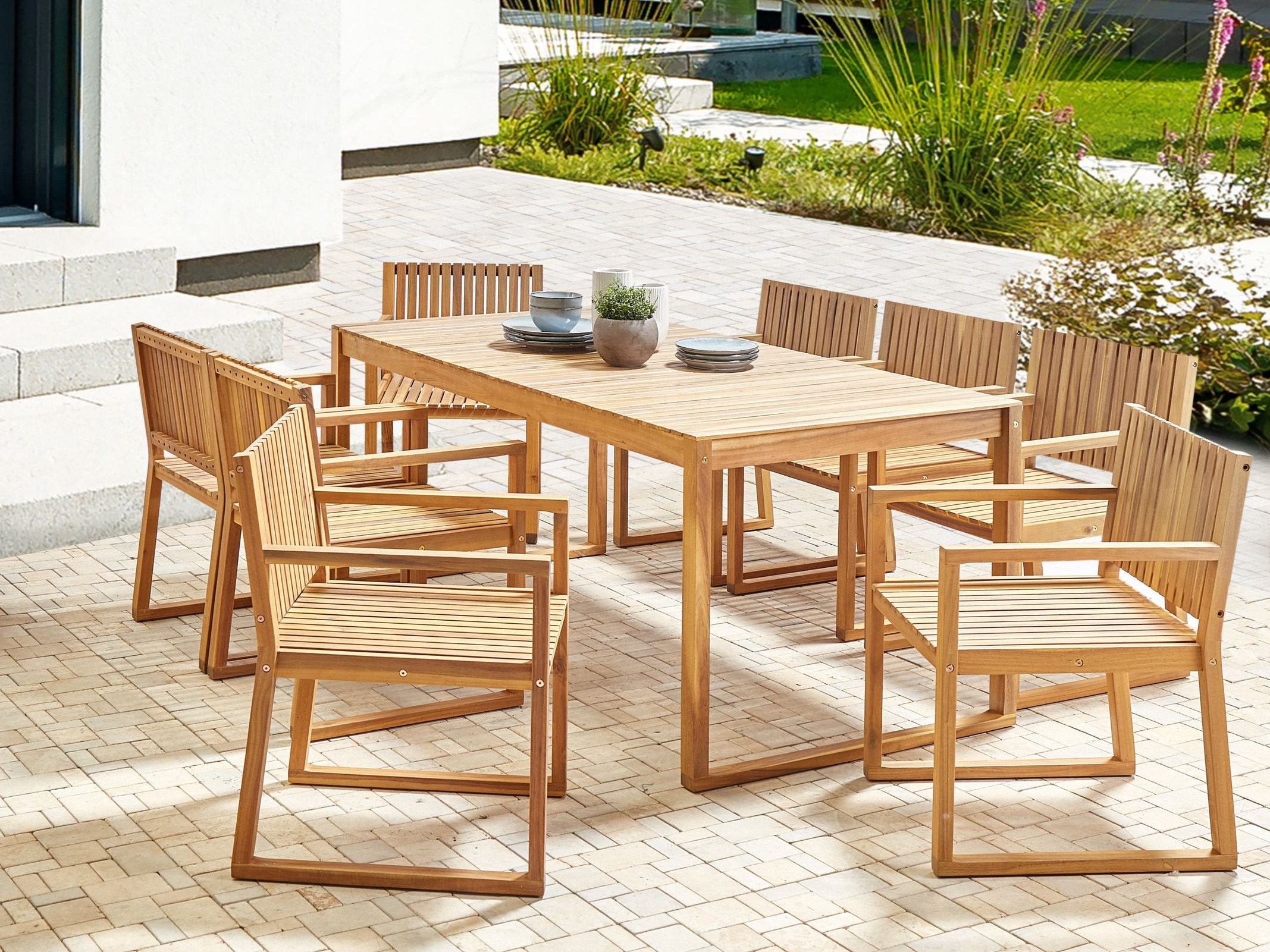 Galds un krēslu komplekts Berwyn 3230