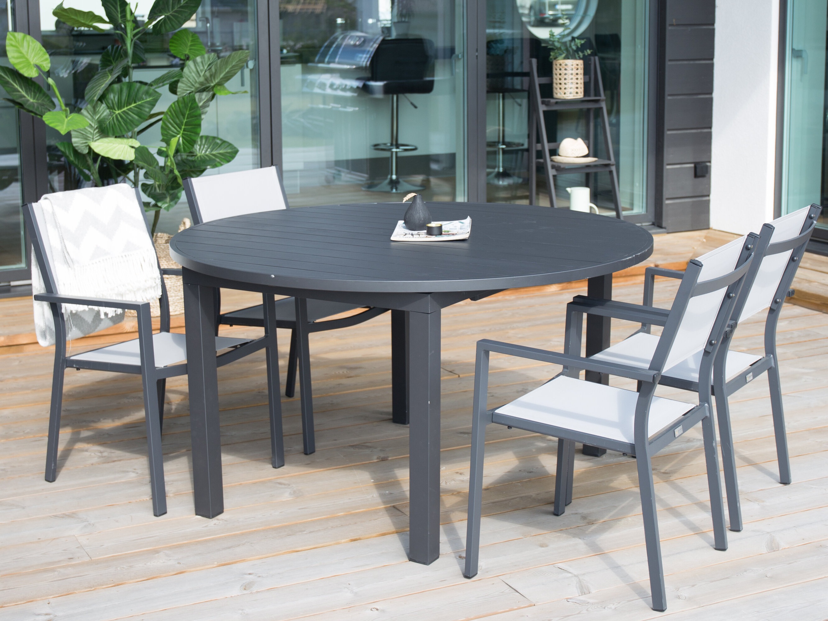 Galds un krēslu komplekts Dallas 5174