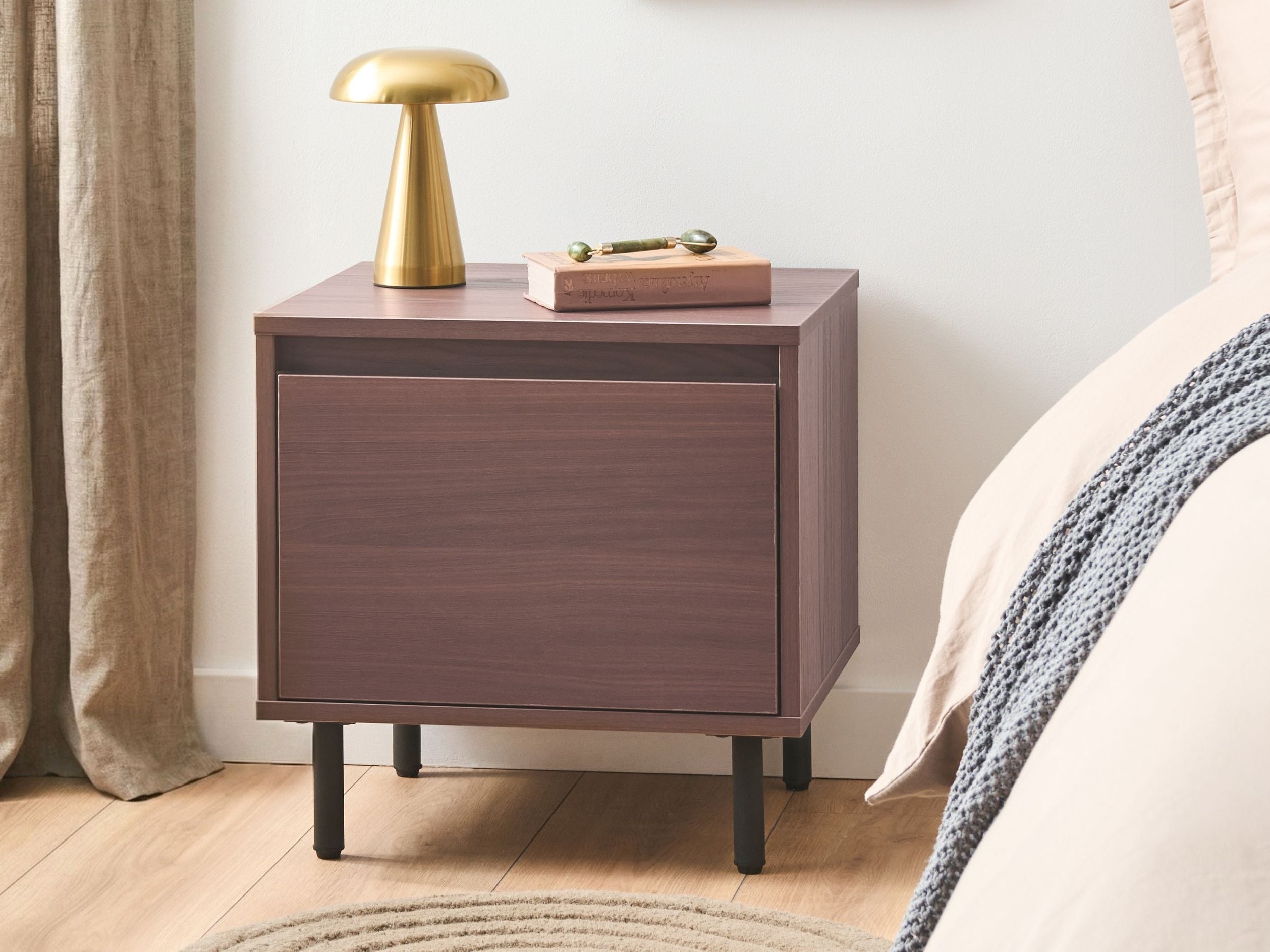 Naktsgaldiņš Berwyn 3309 (Tumšs koks)