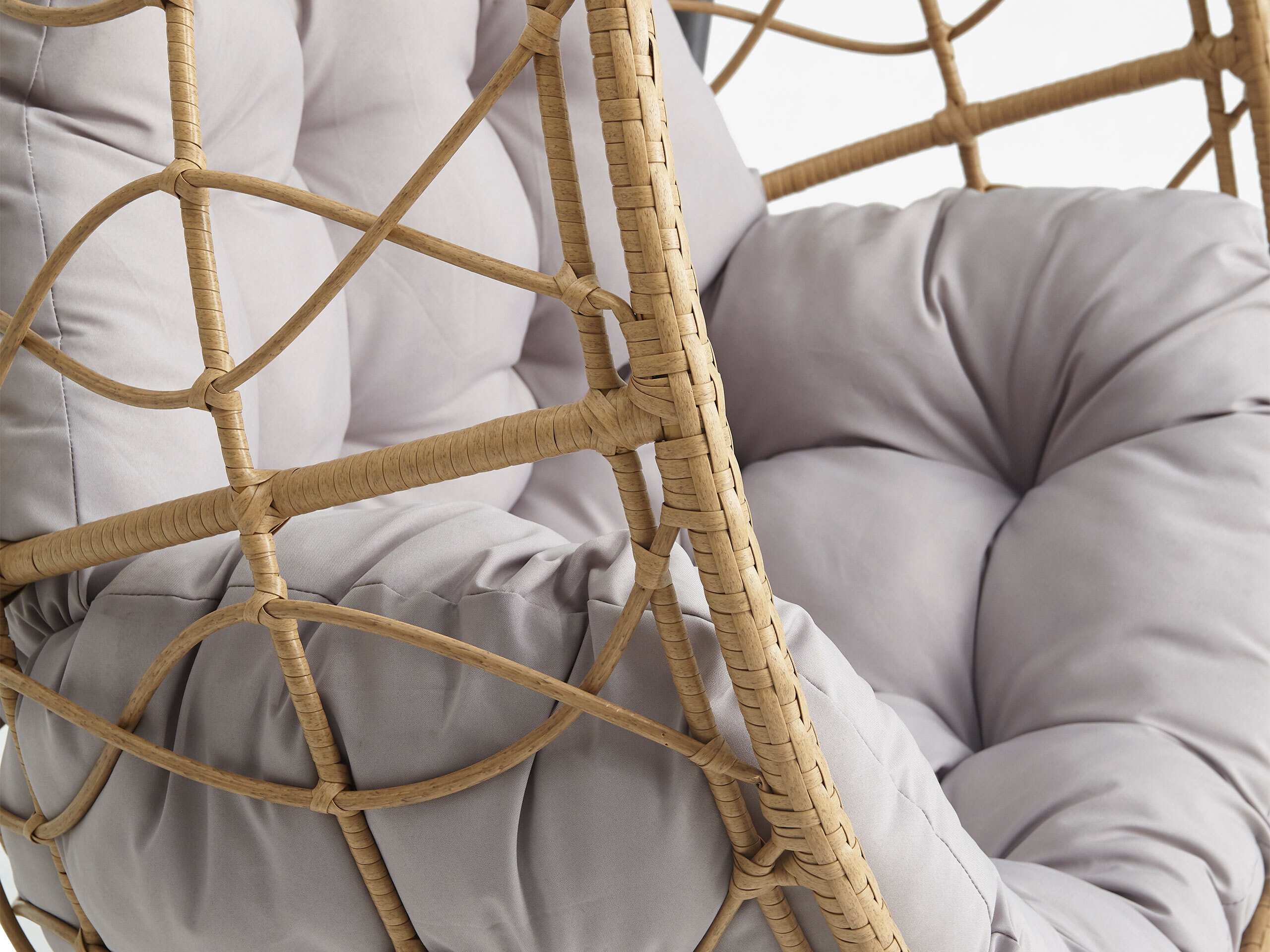 Piekaramais krēsls Comfivo 429